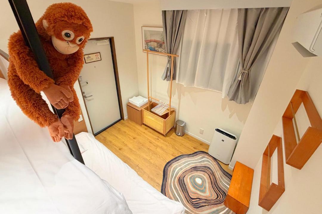 Iriya Apartment | ROKU GRKU Newly Renovated in 2026, Designer Bunk Room, 5 Min to Iriya, King Lower Bunk and Single Upper Bunk, Easy Access to Ueno and Asakusa, Sleeps 3