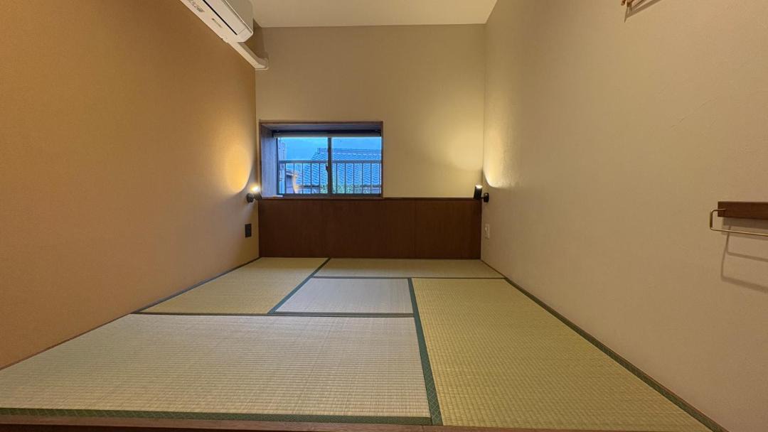 Photo of Others in Ono