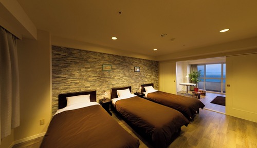 High Floor Standard Room (9-13F), Ocean View Non Smoking