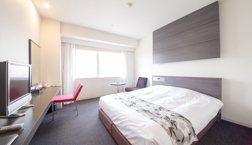 Double Room, Smoking