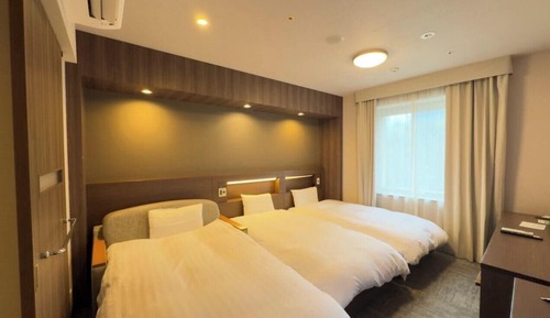 [Late Check out until 13:00] Corner Twin Room, Non-Smoking