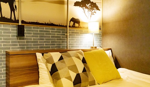 Double Room (K)