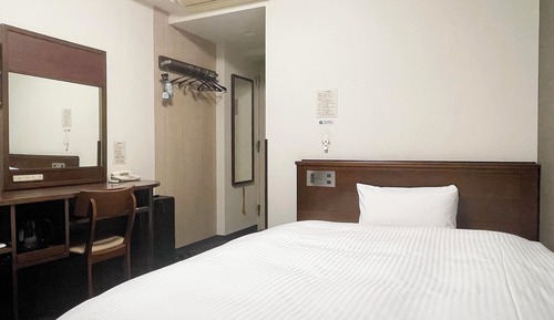 Single Room, Smoking