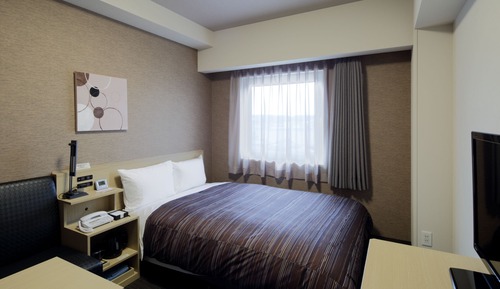 Semi-double Room, Smoking