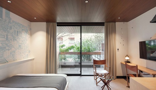 Standard Room, 1 Queen Bed, Balcony (23 sqm) Non Smoking