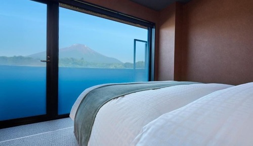Premium Suite, Balcony, Mountain View