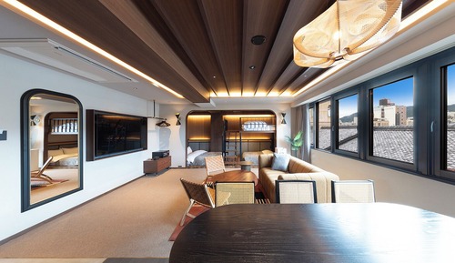 Apartment Suite (2nd Floor)