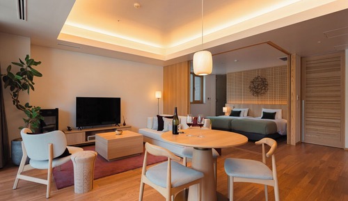 Deluxe Suite