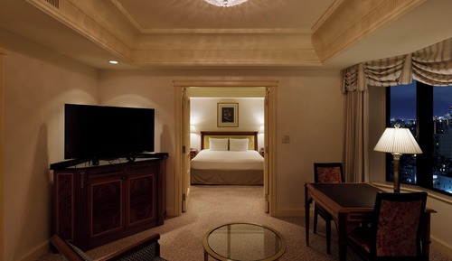 Junior Suite, 1 King Bed, Non Smoking (Check-in 4 PM, Check-out 10 AM)