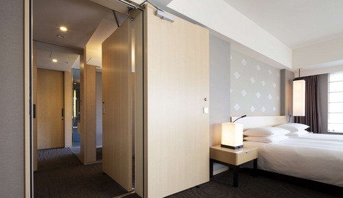 Connecting Room for 5 (Deluxe King and Premier Corner Twin with Extra bed), Non Smoking