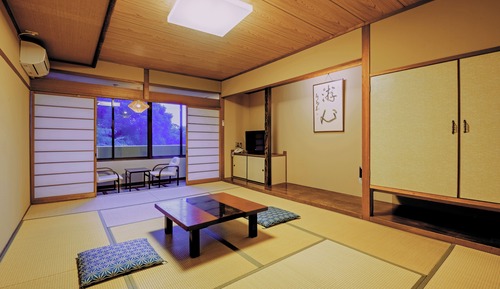 Standard Japanese-Style Room with 12 Tatami Mats - Shared Bathroom - Non-Smoking