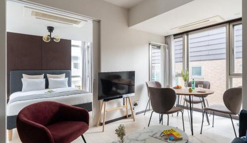 One-Bedroom Apartment with Balcony