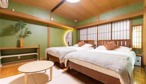 Two-Bedroom Deluxe Apartment with Balcony