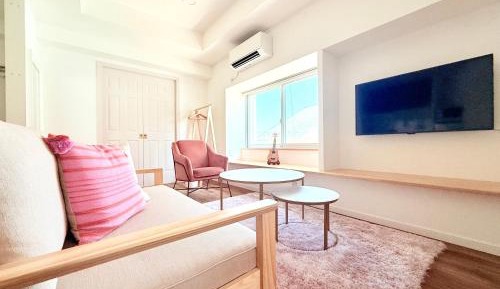 One-Bedroom Apartment with Ocean View