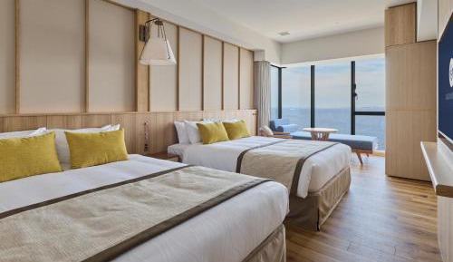Ocean Front Deluxe Corner - High Floor