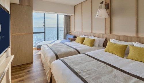 Ocean Front Superior Wide Twin