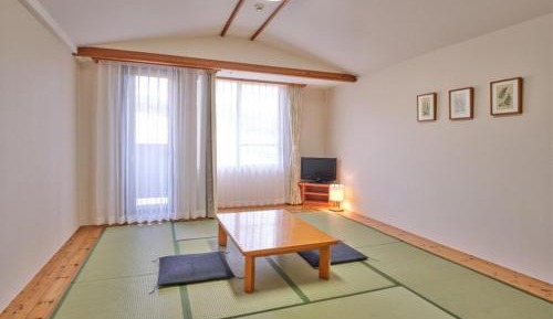 Japanese-Style Quadruple Room