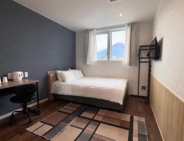 Deluxe Double Room with Mountain View