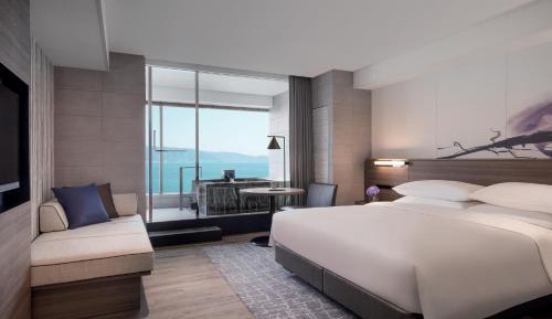 King Room with Lake View and Hot Spring Bath