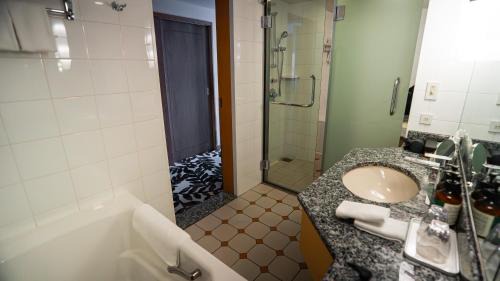 Premium Queen Room