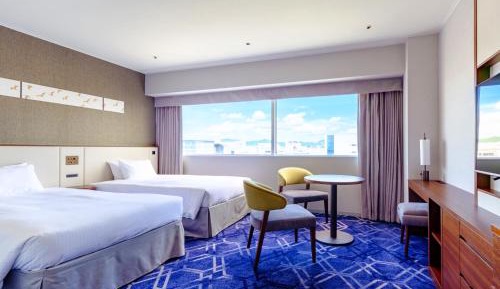 Premier Twin Room with Fountain Lounge Access