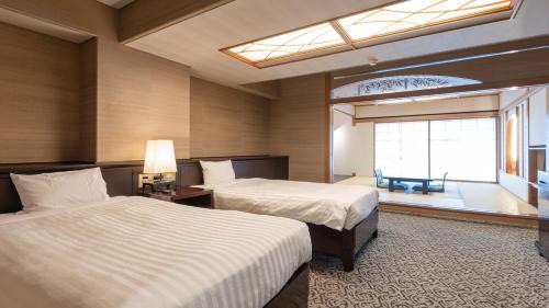 Japanese Western Style Room with Open Air Bath