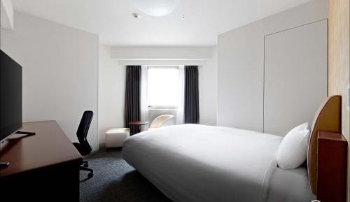 Corner Double Room - Non-Smoking