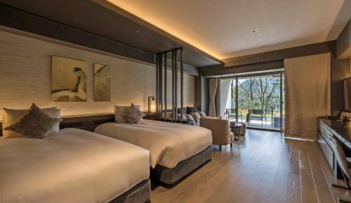 West Wing Deluxe Room with Open-Air Bath Western Style – Room Only