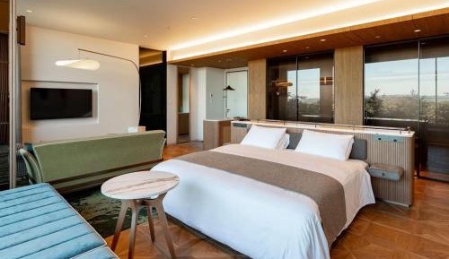 Retreat Suite Room