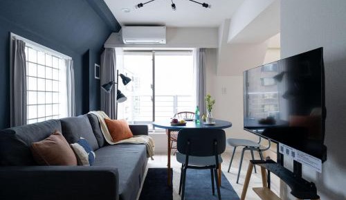 One-Bedroom Apartment with Balcony