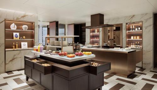 King Room with Club Lounge Access - High Floor