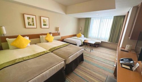 Symphony Room with 3 Beds - Non-Smoking	