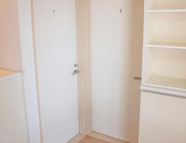 Single Room with Shared Bathroom - Non-Smoking