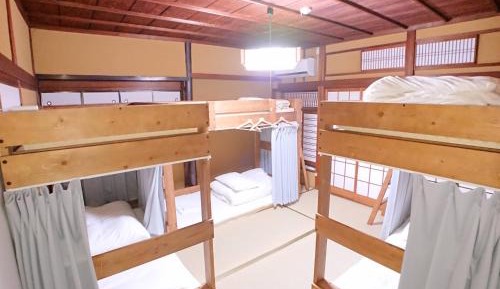 Economy Triple Room with Shared Bathroom
