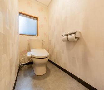 Single Room with Shared Shower and Toilet