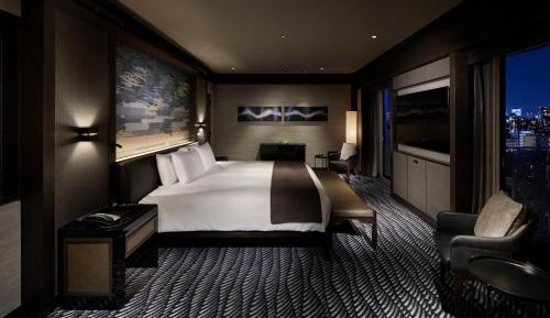 Executive Club Suite King Room with Club Lounge Access and Club Lounge Breakfast Included - Non-Smoking