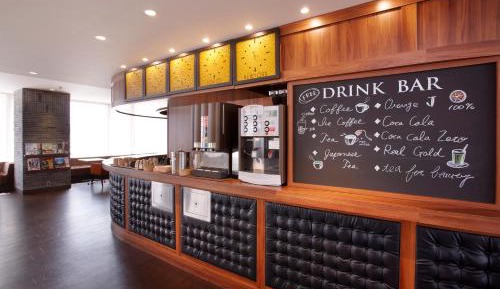 Corner Twin Room with Lounge Access ＆ Complimentary Light Breakfast - Non-Smoking