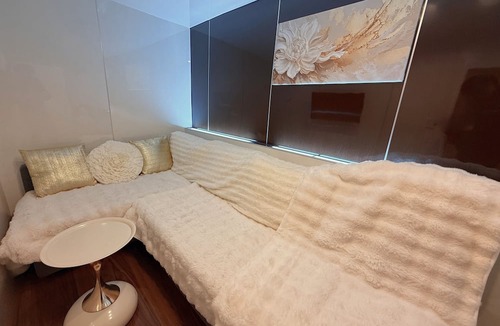 Chinatown Apartment | Ray House