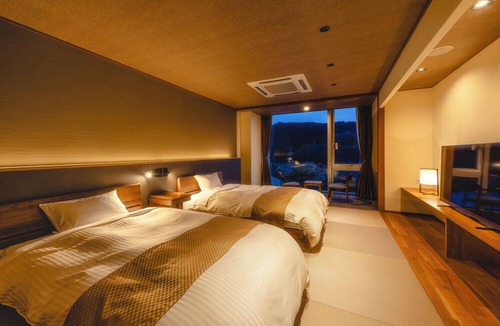 Toyama House | Jinzukyo Kasuga Onsen Tominowa