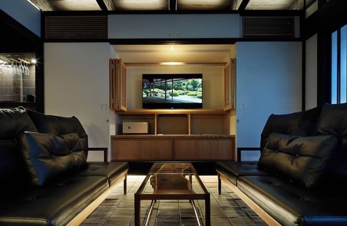 Shijo House | KIRAKU KYOTO RINPA