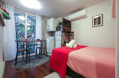 Yoyogi Apartment | North Cottage | Shibuya Studio | Close to Meiji Shrine