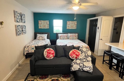 Town N County Park Apartment | Casita Cortes is quiet, cozy and centrally located in Tampa.