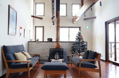 Iida Ski Chalet | Spacious 5-bedroom ski-in chalet—perfect for families and friends.