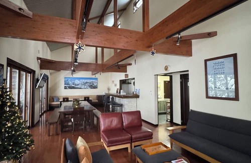 Iida Ski Chalet | Spacious 5-bedroom ski-in chalet—perfect for families and friends.