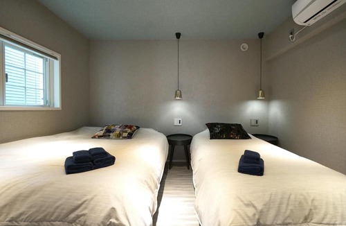 Aoyama Apartment | Real Life AOYAMA 2BR suite 5pax 3bed 3min metro