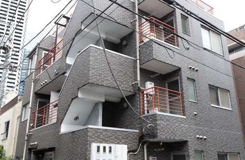 Nishi-Shinjuku Apartment | 5 min. walk from Nishi-Shinjuku 5-chome Station & Table bed & 20 sq.m. with veranda