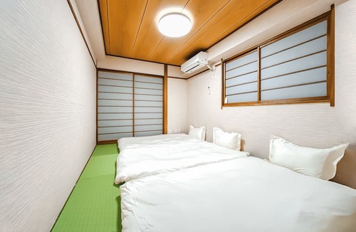 Itabashi Apartment | Traditional Meets Modern | 110㎡ Tokyo Home | Train 5min to Ikebukuro | Sleeps 11