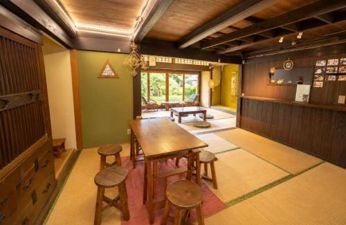 Hikone House | 彦根城下 日本庭園の宿 Historic Samurai Residence