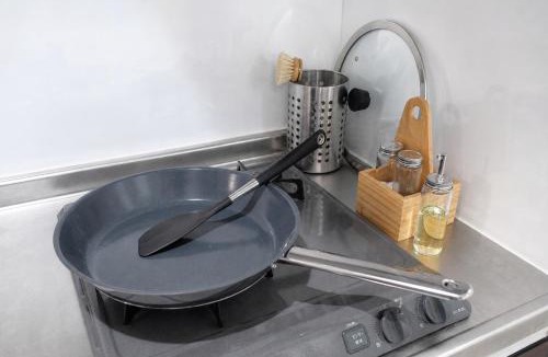 Ota Apartment | Japandi Studios near Haneda 8 min to Heiwajima Station