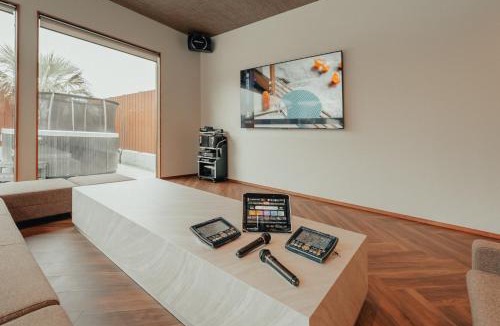 Kujukuri Villa | 8月新築OPEN,ビーチ徒歩2分,都心から60分の楽園,温水プール,巨大モニター,-THE Ocean's Villa 九十九里-